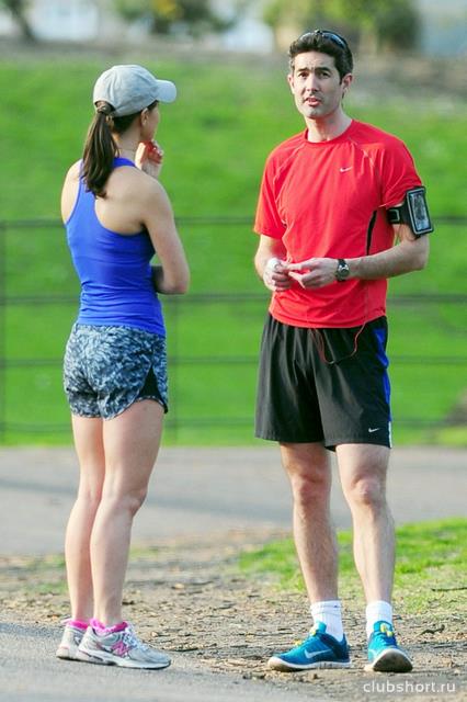 41067_pippa-middleton-out-jogging-in-london-04-12.jpg